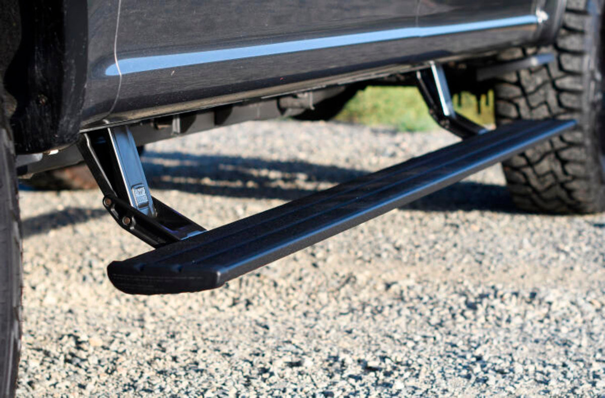 Amp Research 22C SILVERADO/SIERRA 1500/24C SILVERADO/SIERRA 2500/3500 CREW/DBL Cab Powerstep Smart Series - 86255-01A